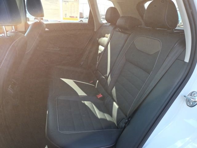 Used 2022 Volkswagen Taos SEL w/ Panoramic Sunroof Package image 12