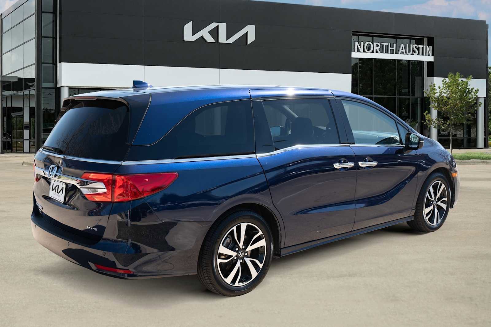 Used 2020 Honda Odyssey Elite image 6