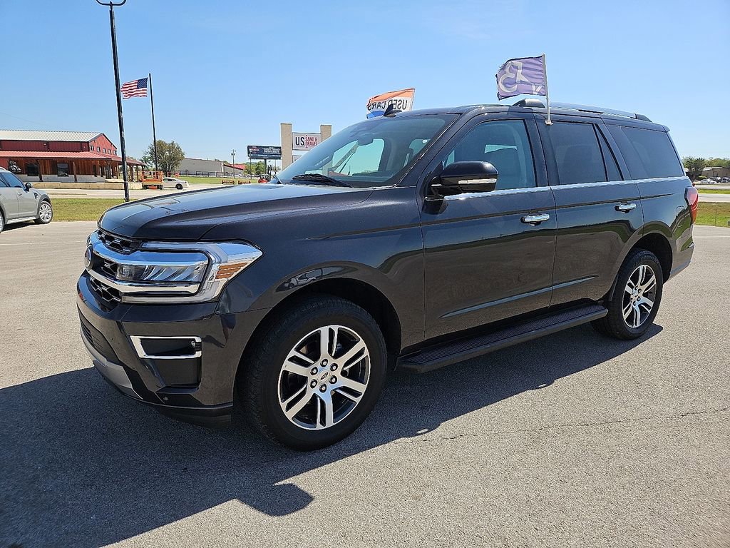 Used 2024 Ford Expedition Limited RWD image 2