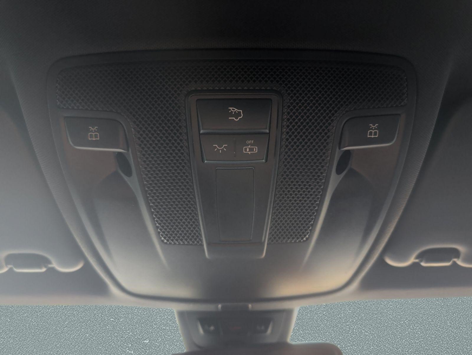 Used 2014 Mercedes-Benz CLA 250 image 21