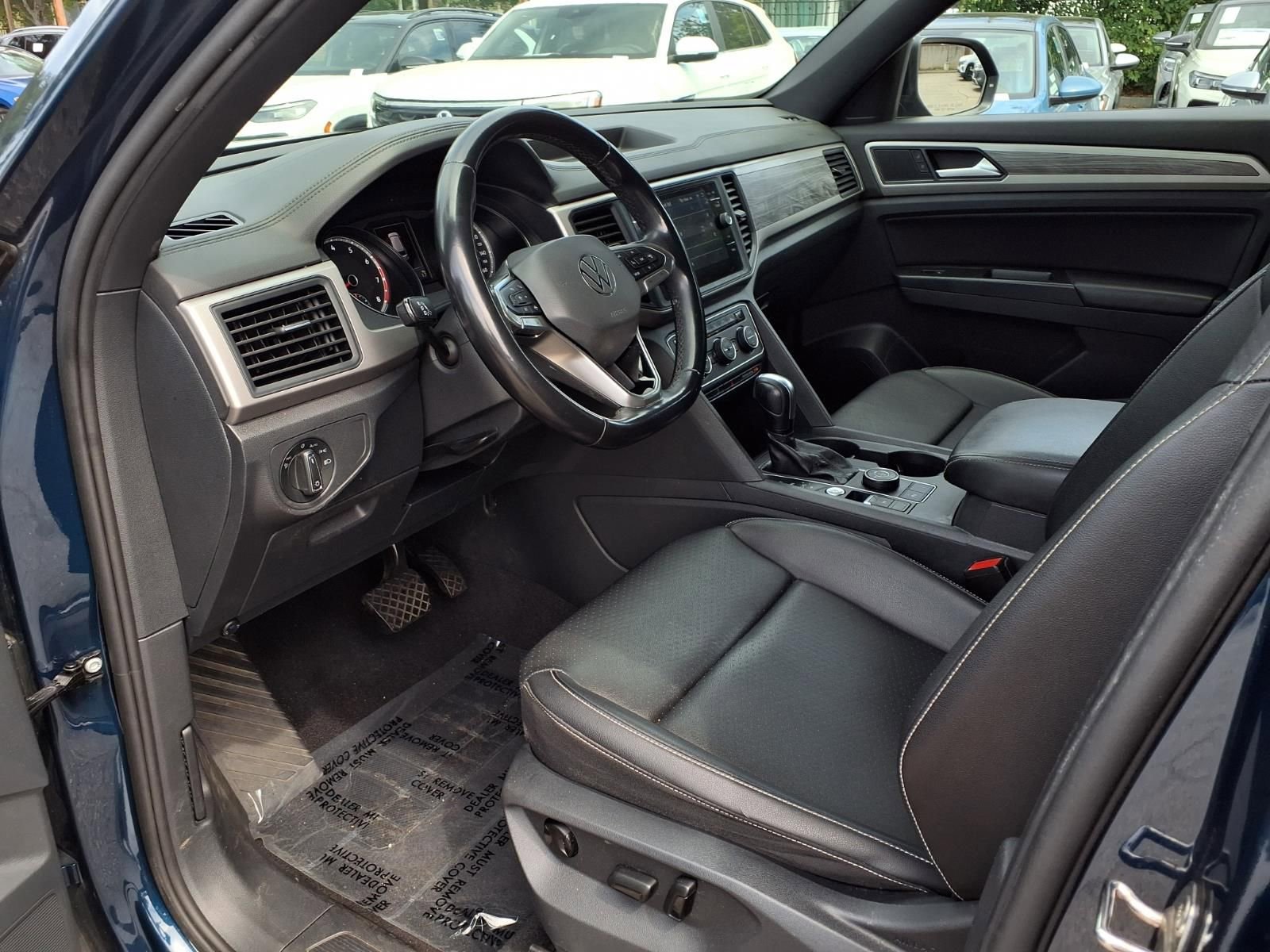Used 2020 Volkswagen Atlas Cross Sport SE w/ Panoramic Sunroof Package image 15