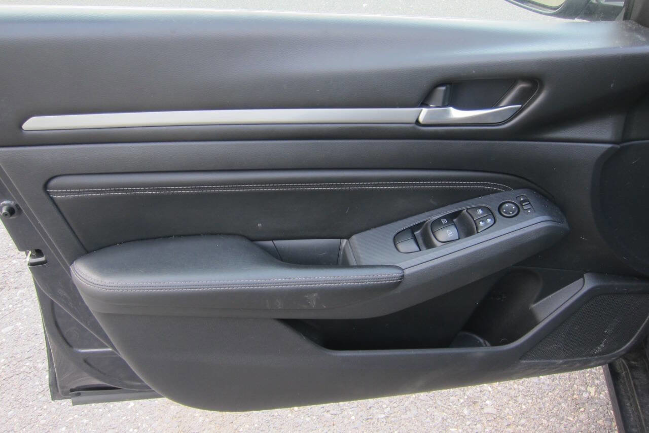 Used 2019 Nissan Altima 2.5 SV image 9