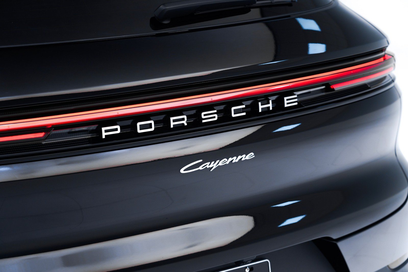 Certified 2026 Porsche Cayenne AWD/4WD image 13