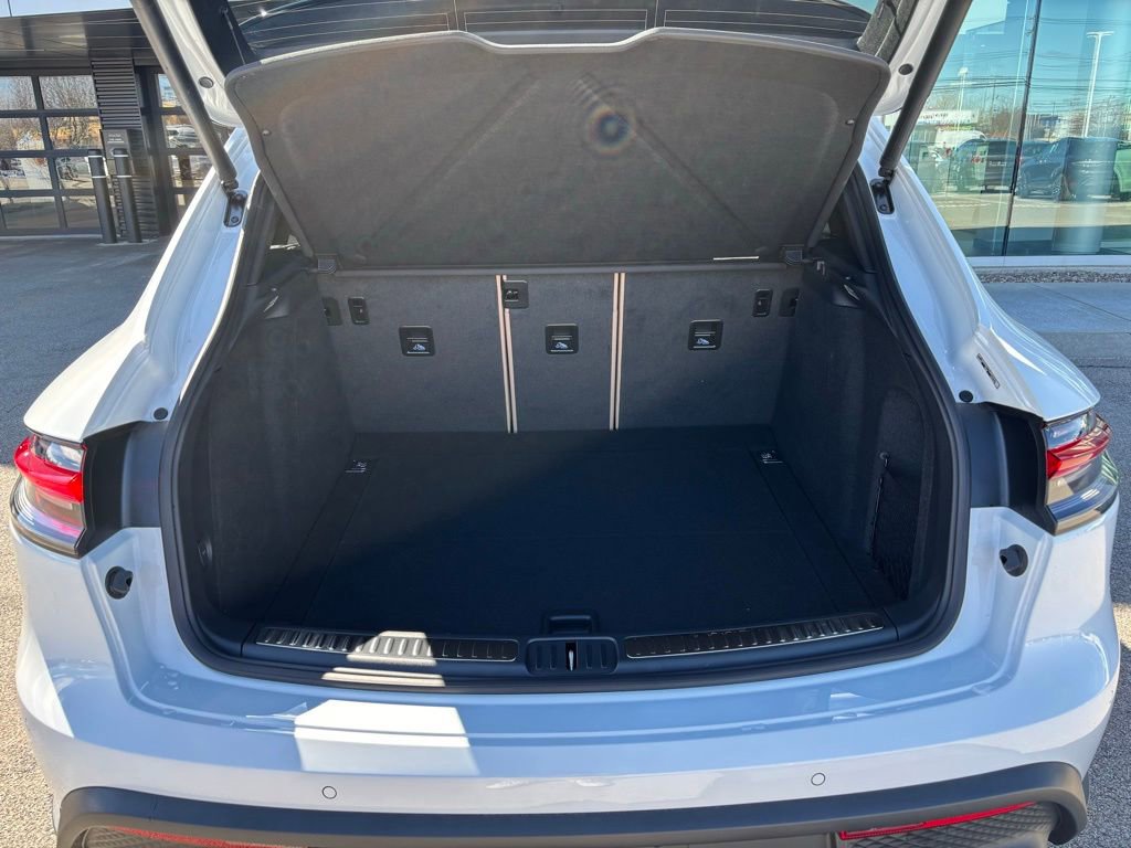 New 2026 Porsche Macan S AWD/4WD image 9