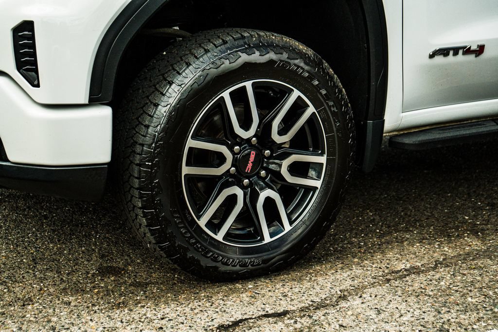 Used 2022 GMC Sierra 1500 AT4 w/ AT4 Premium Package AWD/4WD image 13