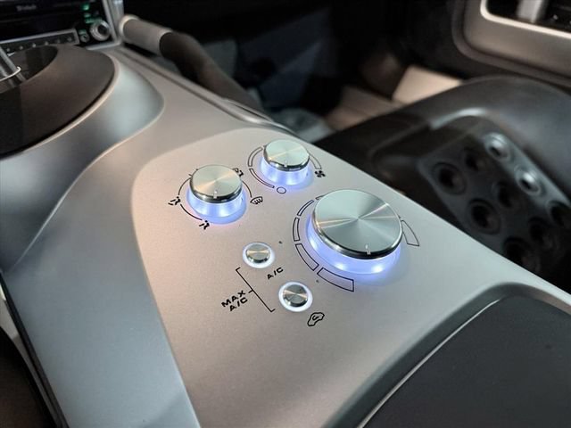 Used 2006 Ford GT RWD image 21
