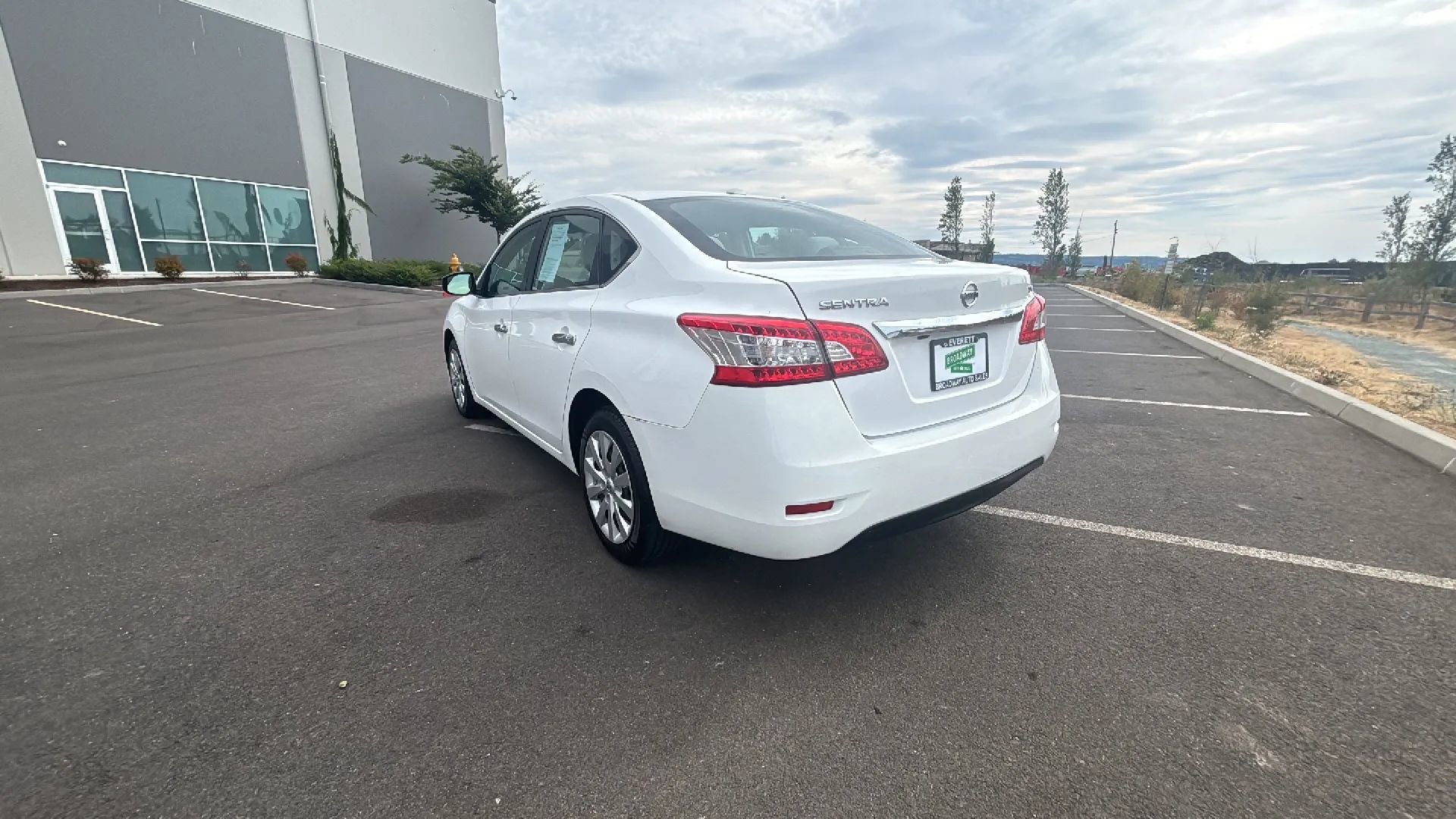 Used 2015 Nissan Sentra SV image 7