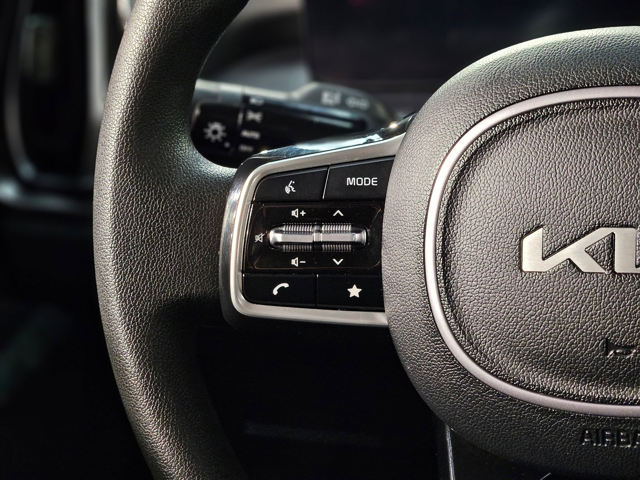 Used 2024 Kia Sorento LX image 26