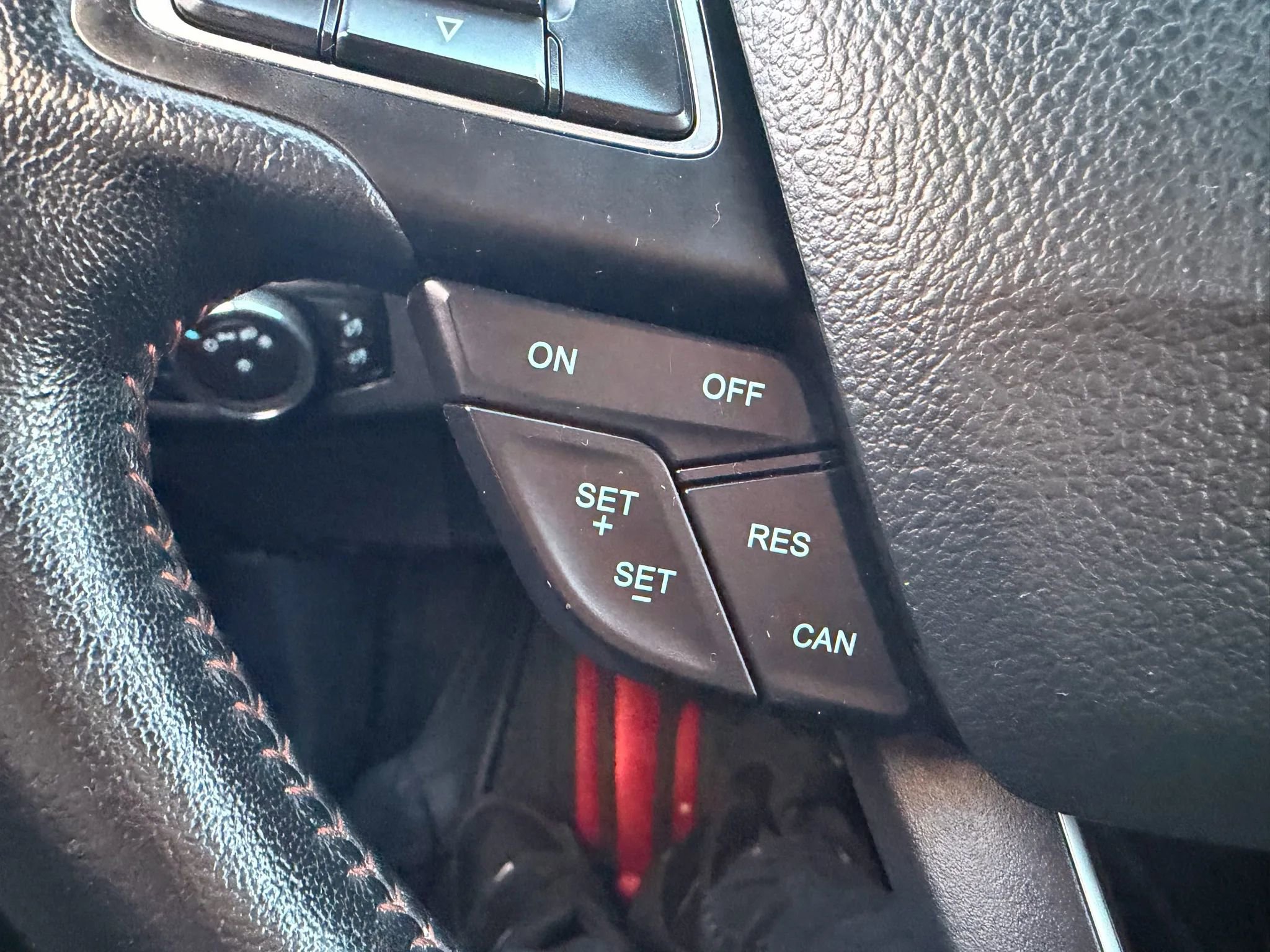 Used 2021 Ford EcoSport SE w/ SE Convenience Package image 14