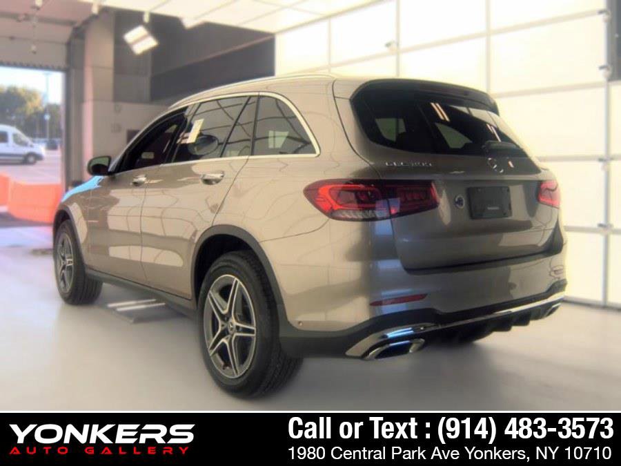 Used 2022 Mercedes-Benz GLC 300 4MATIC w/ AMG Line image 6
