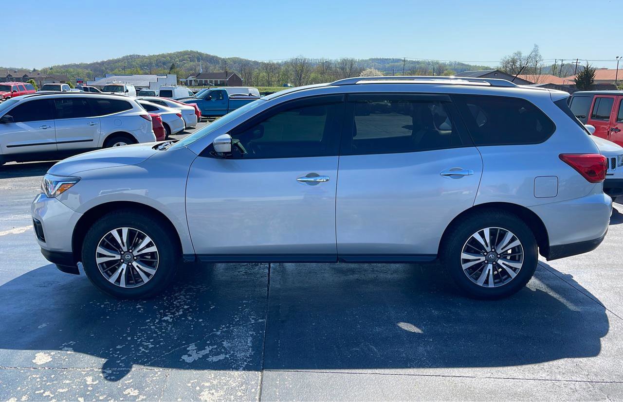 Used 2017 Nissan Pathfinder SL AWD/4WD image 6