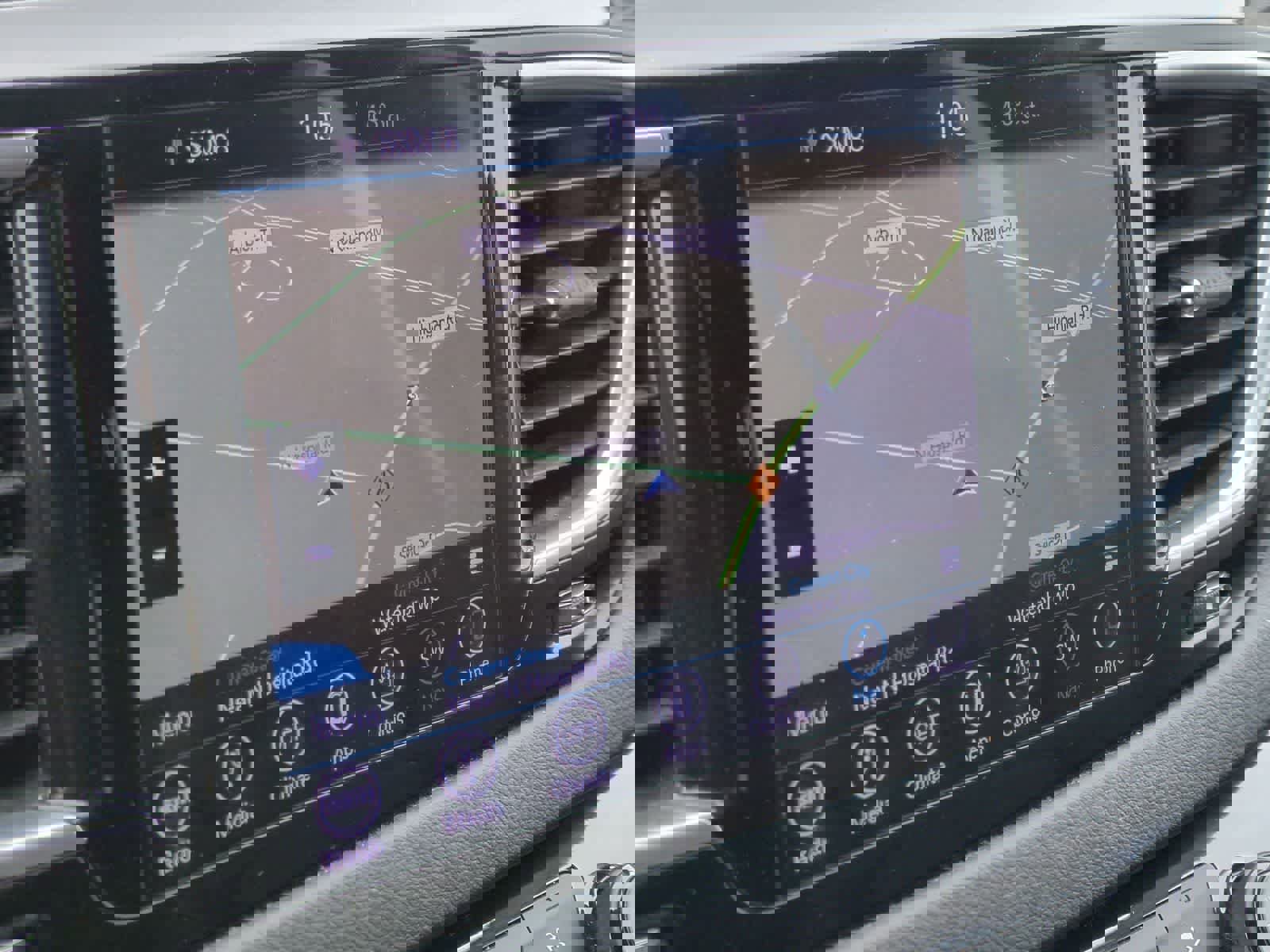 Used 2018 Chrysler Pacifica Touring-L Plus w/ Tire & Wheel Group image 28