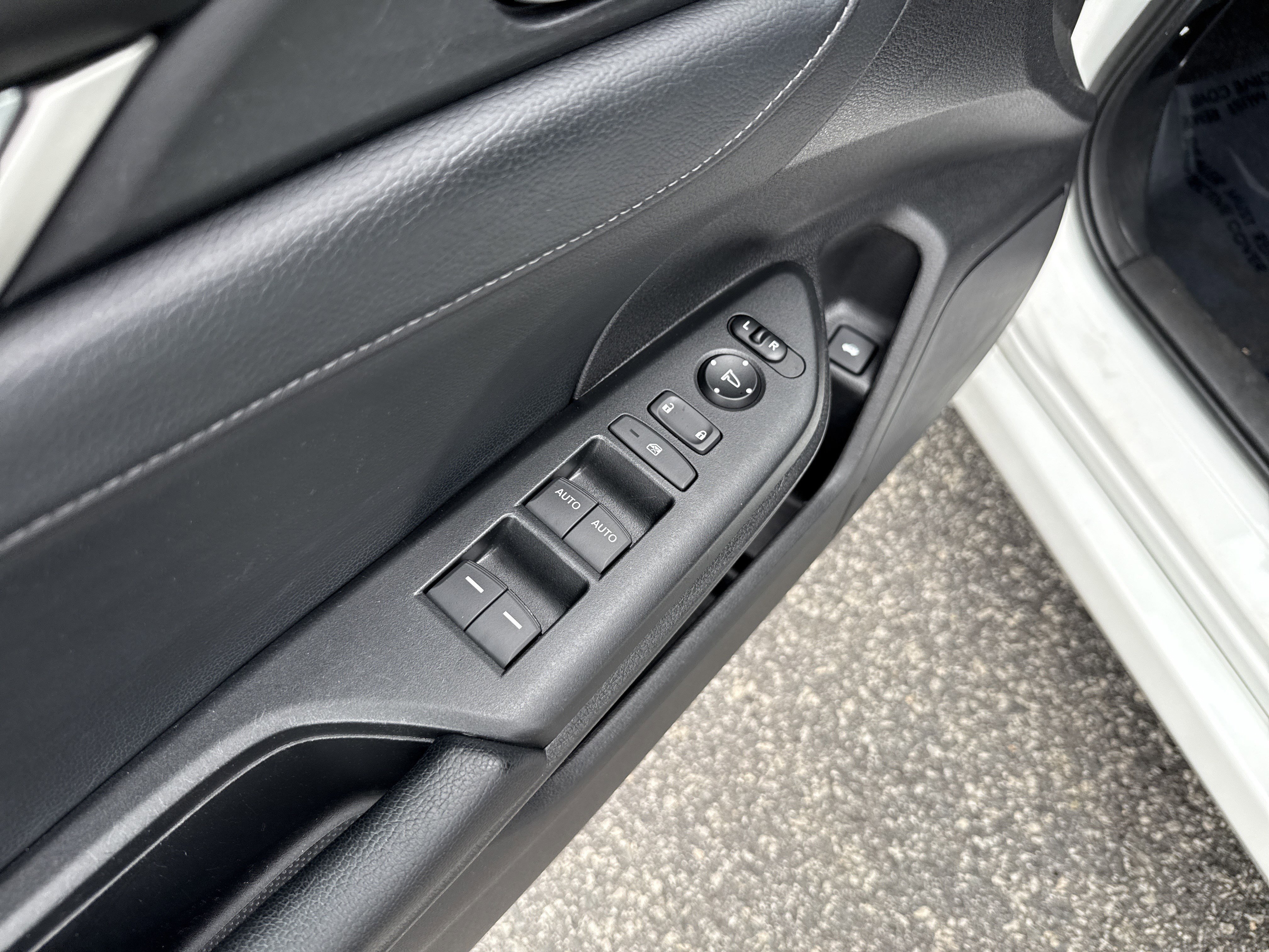Used 2017 Honda Civic EX-L image 15