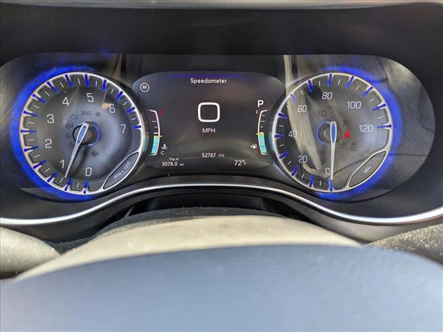 Used 2017 Chrysler Pacifica Limited w/ UConnect Theater Package image 3