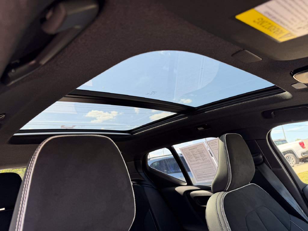 Certified 2023 Volvo XC40 Recharge Plus AWD/4WD image 18