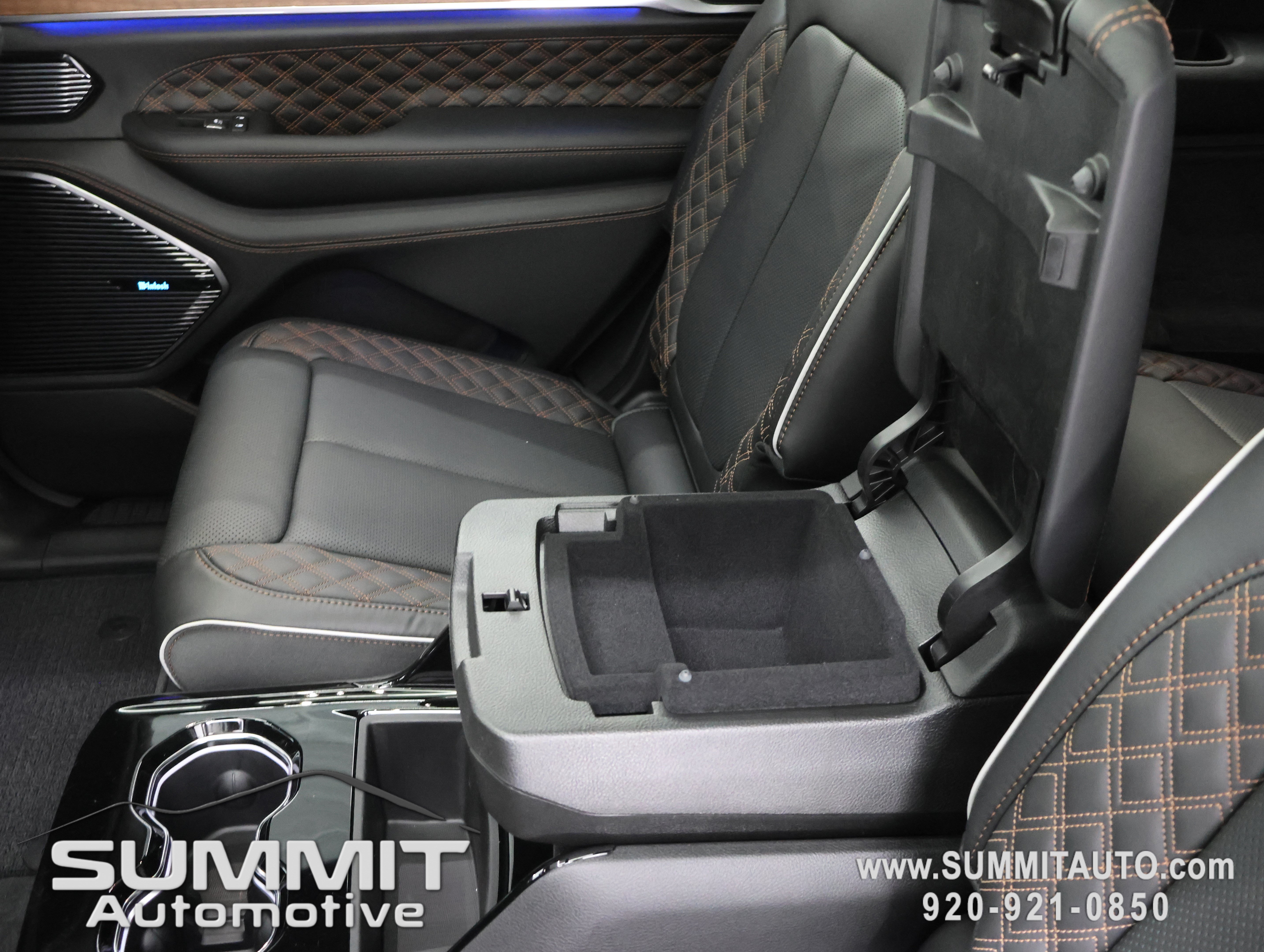 New 2026 Jeep Grand Cherokee L Summit w/ Obsidian Package AWD/4WD image 43