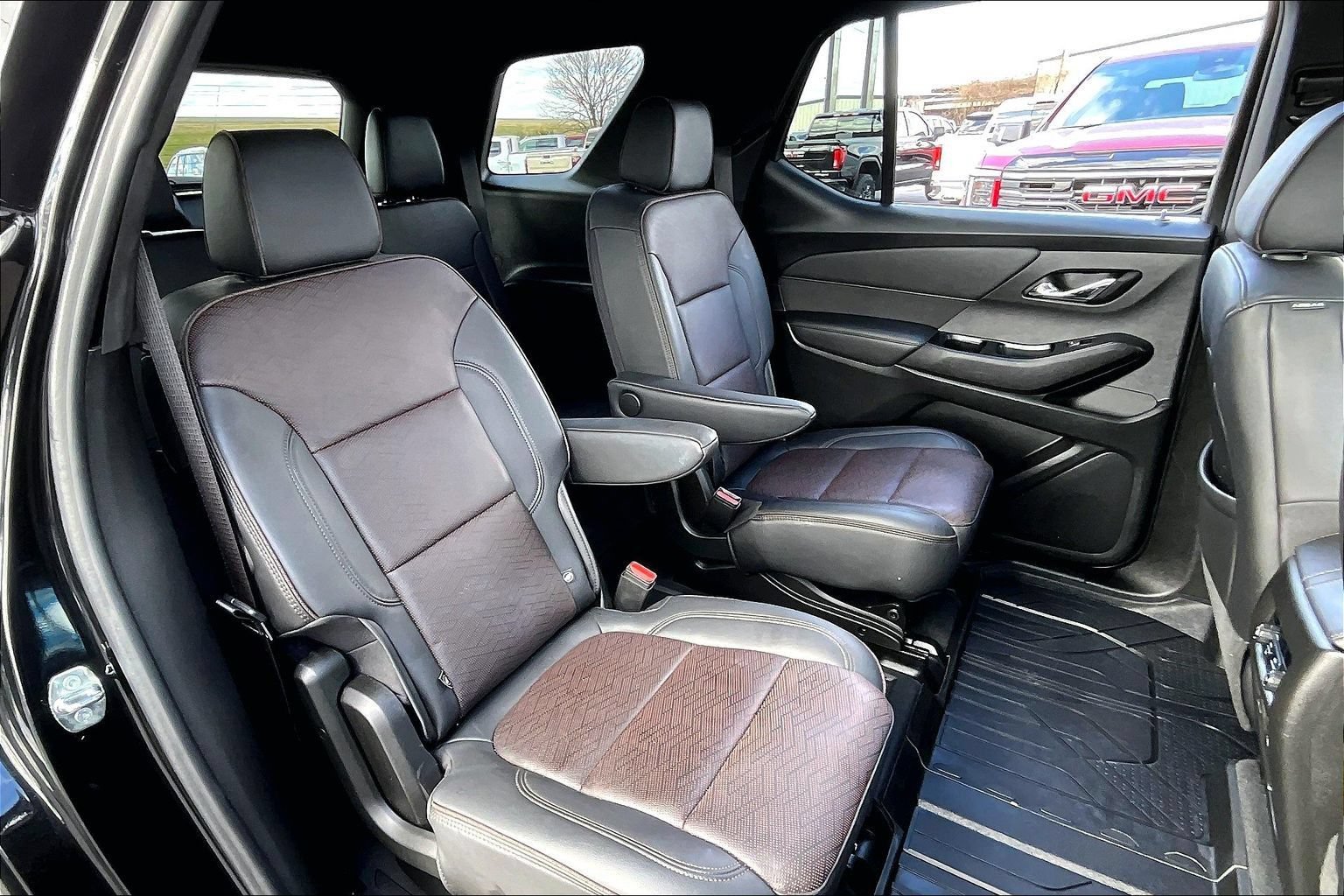 Used 2022 Chevrolet Traverse High Country w/ LPO, Floor Liner Package AWD/4WD image 29