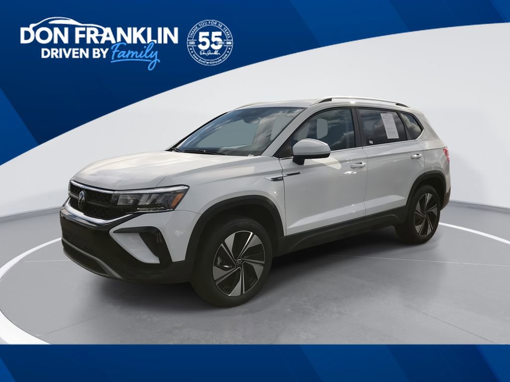 Used 2024 Volkswagen Taos SE image 1