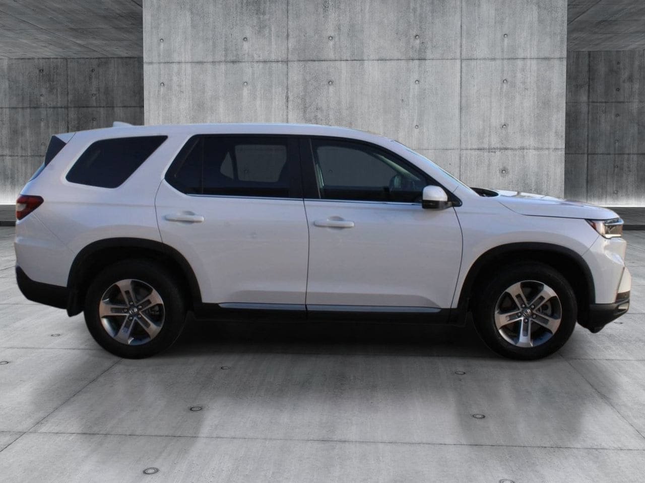 Used 2023 Honda Pilot EX-L image 7