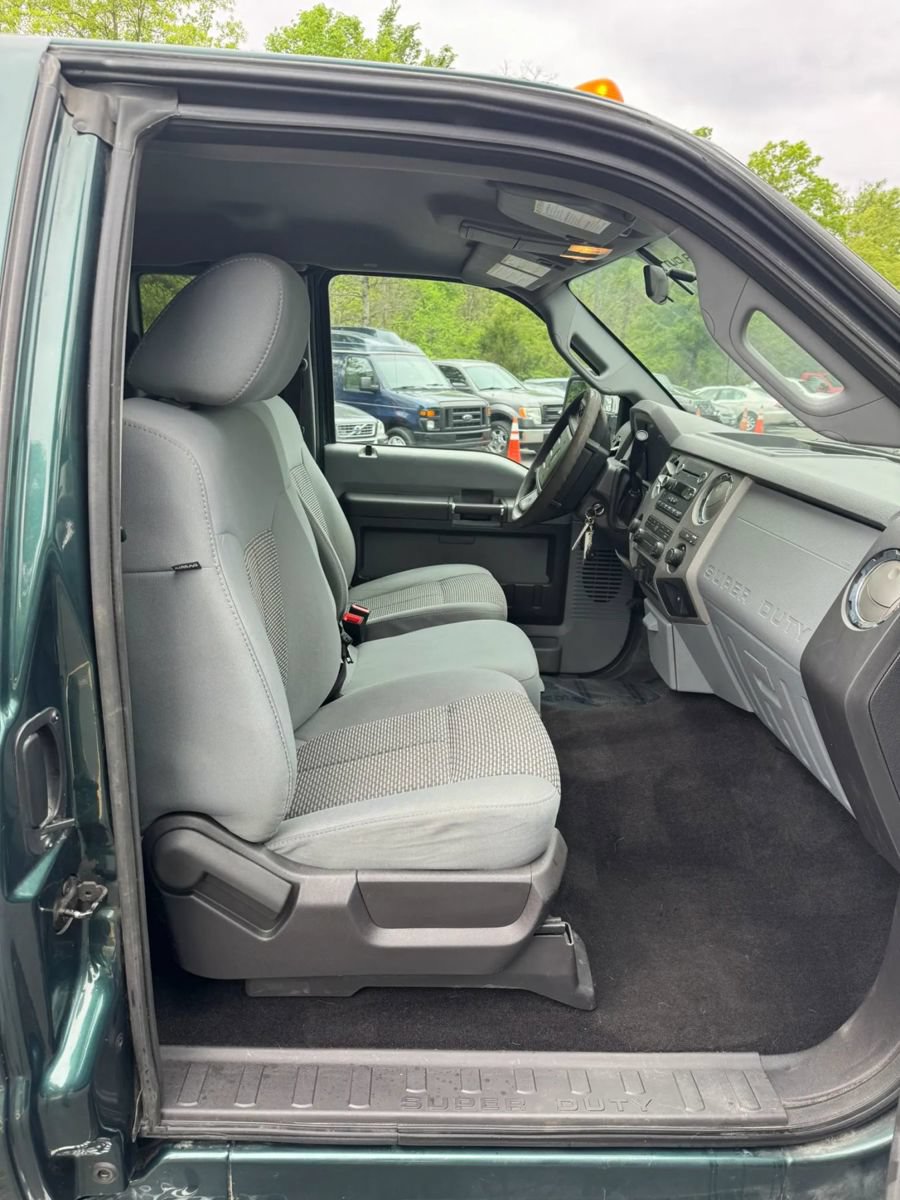 Used 2011 Ford F250 XLT w/ Chrome Pkg AWD/4WD image 22