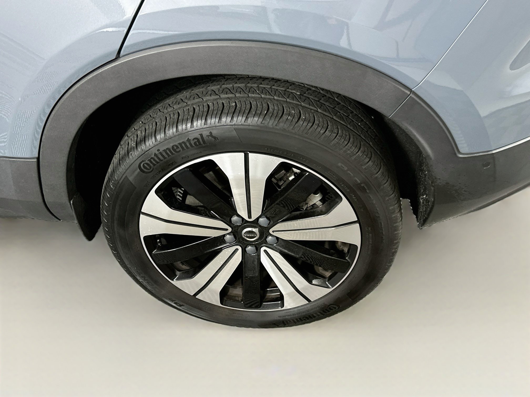 Used 2023 Volvo C40 P8 Recharge Plus AWD/4WD image 11