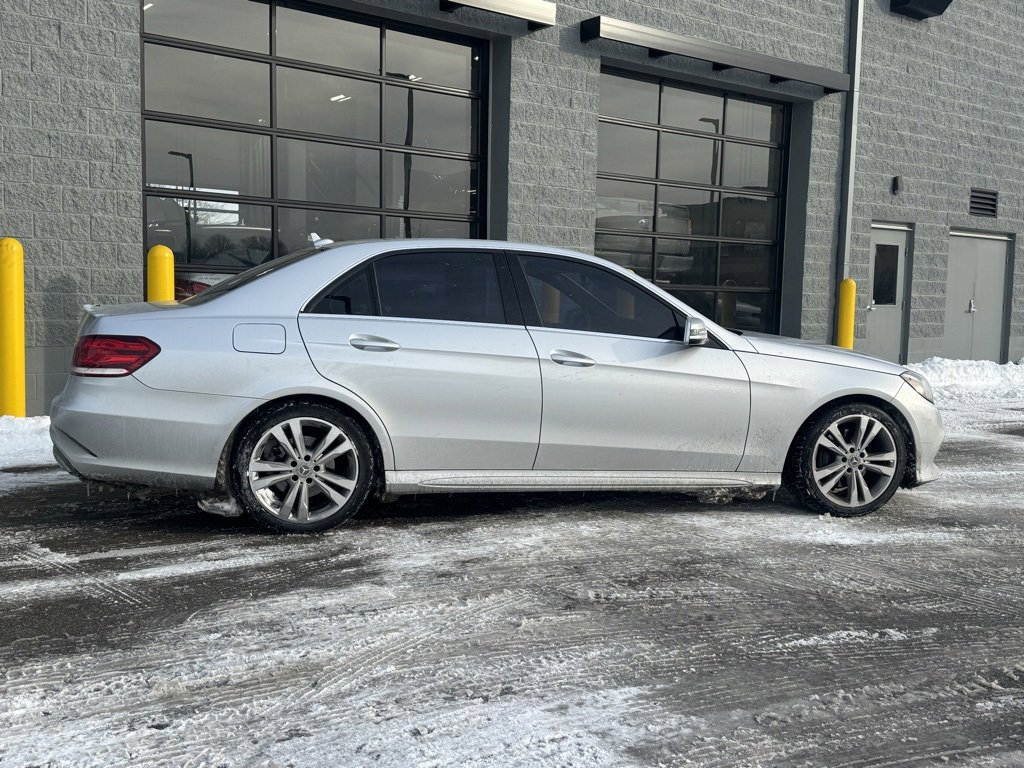 Used 2016 Mercedes-Benz E 350 4MATIC Sedan image 2