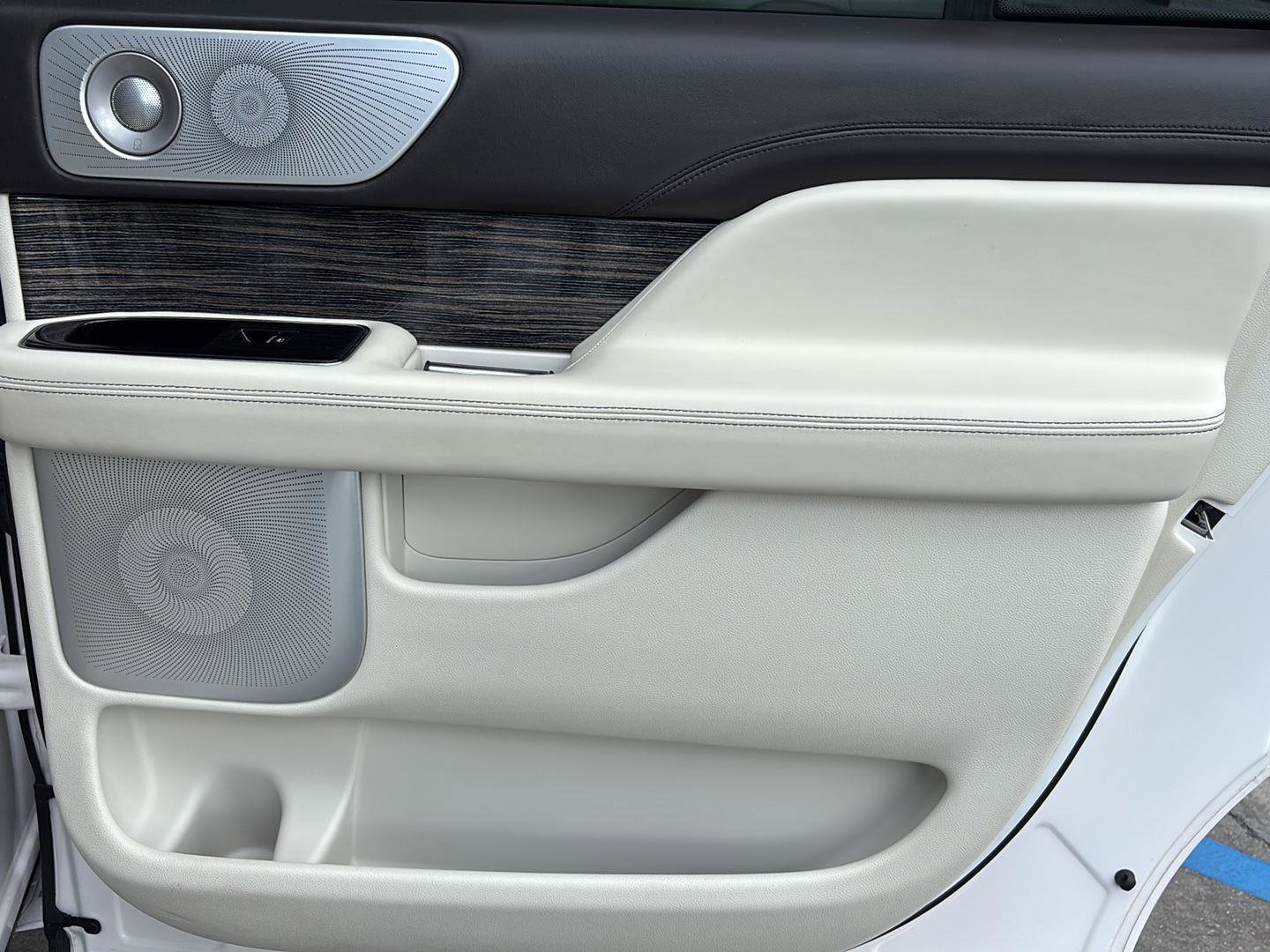 Used 2019 Lincoln Navigator L Black Label w/ Cargo Package image 23