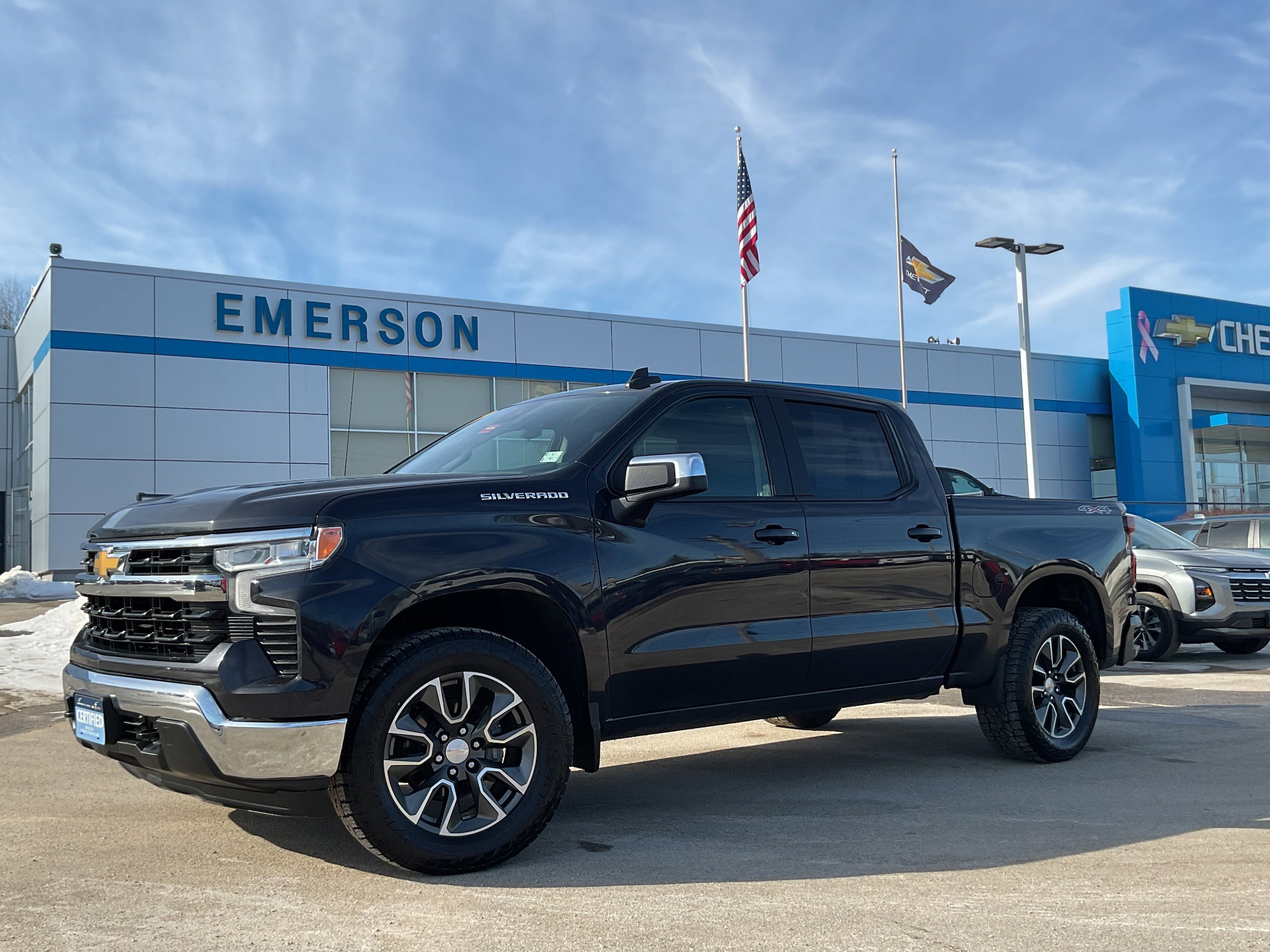 Certified 2022 Chevrolet Silverado 1500 LT AWD/4WD image 4