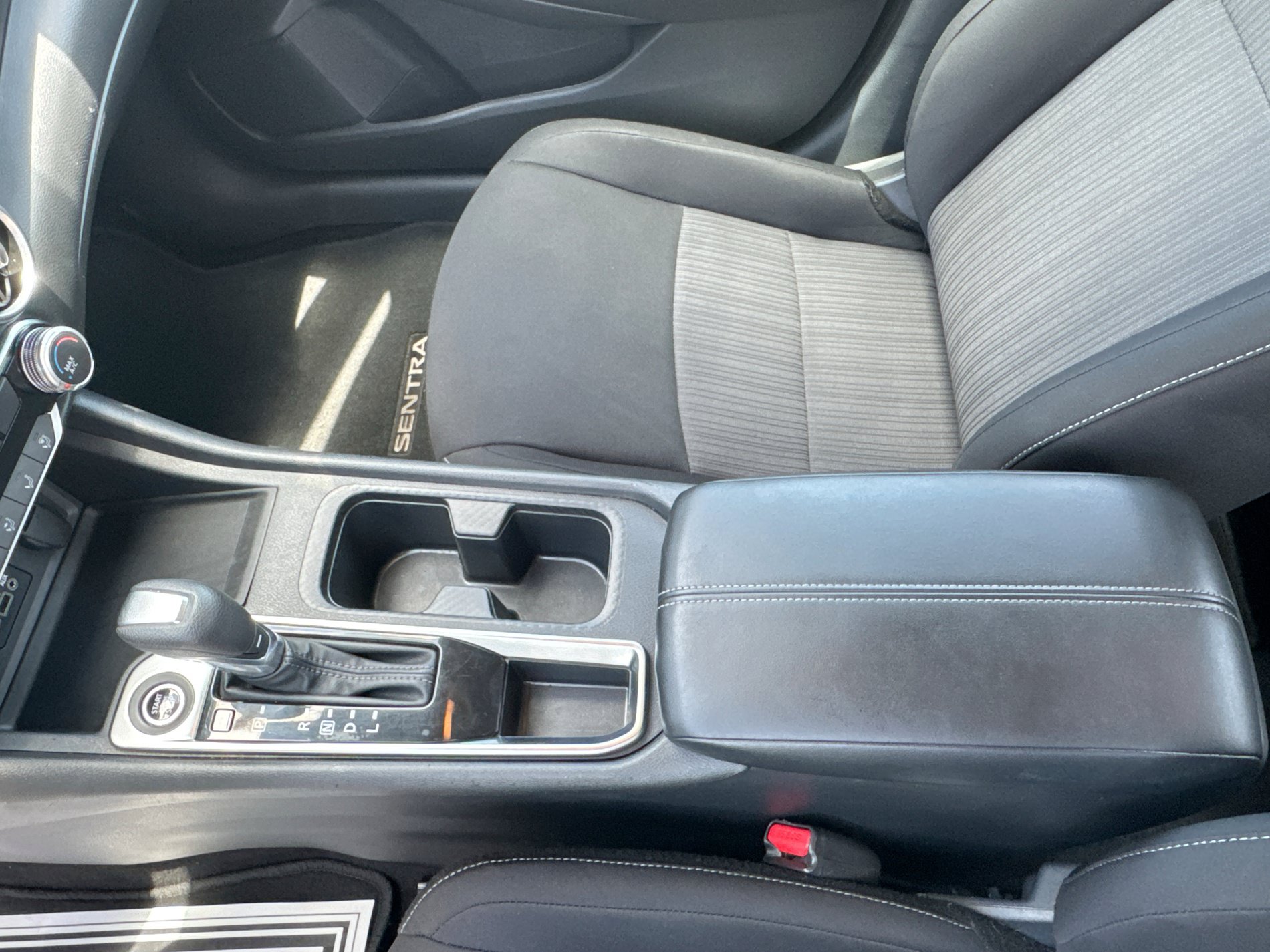 Used 2024 Nissan Sentra SV FWD image 20