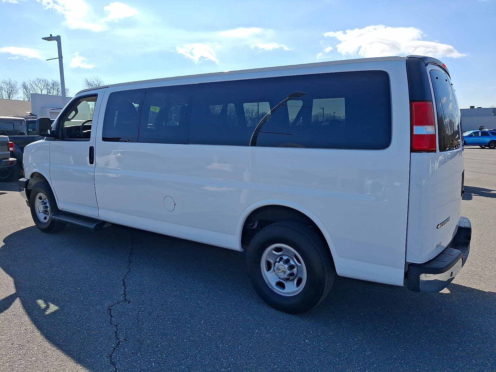 Used 2023 Chevrolet Express 3500 LT w/ LT Preferred Equipment Group image 4