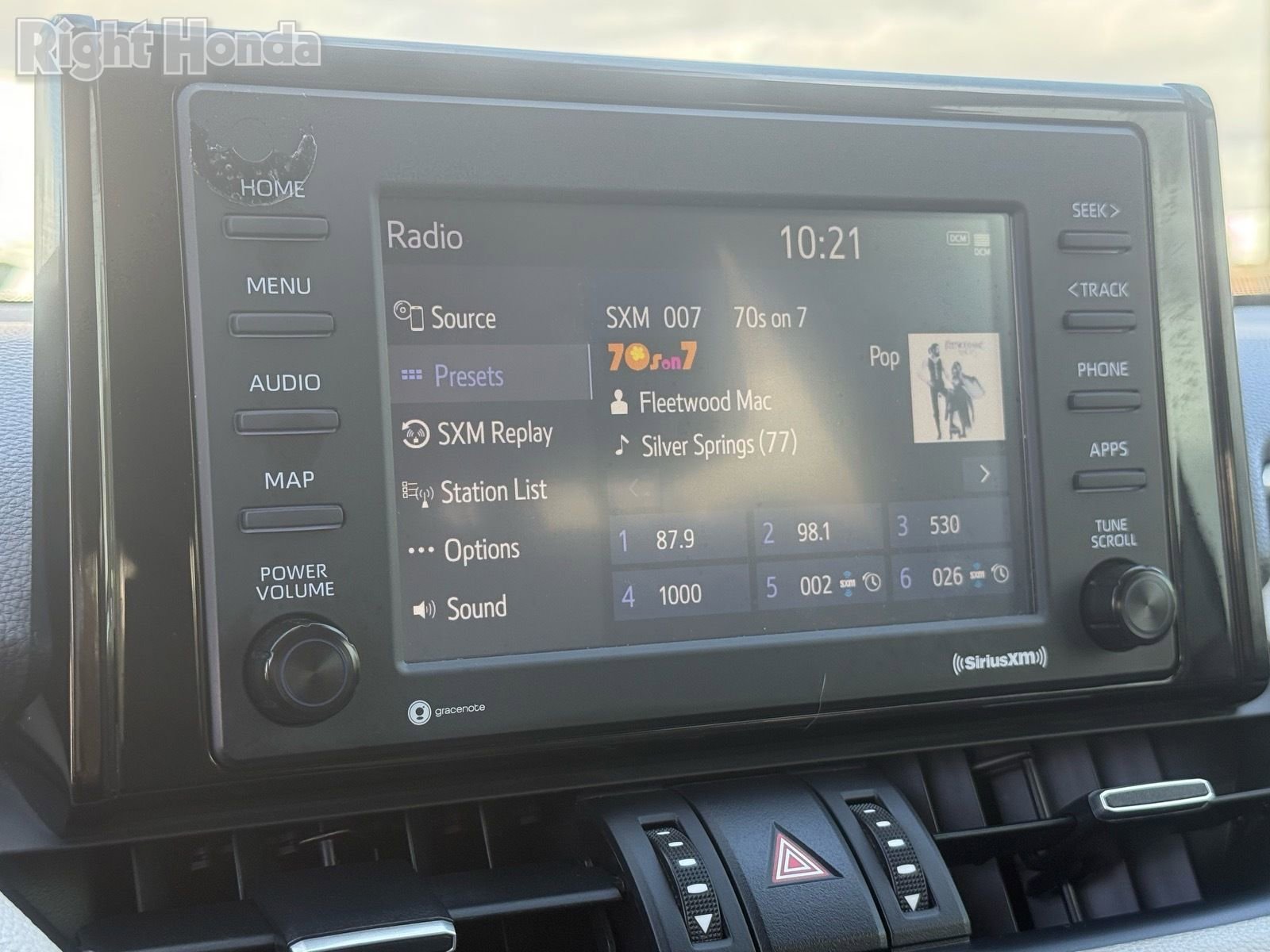 Used 2021 Toyota RAV4 XLE Premium image 19