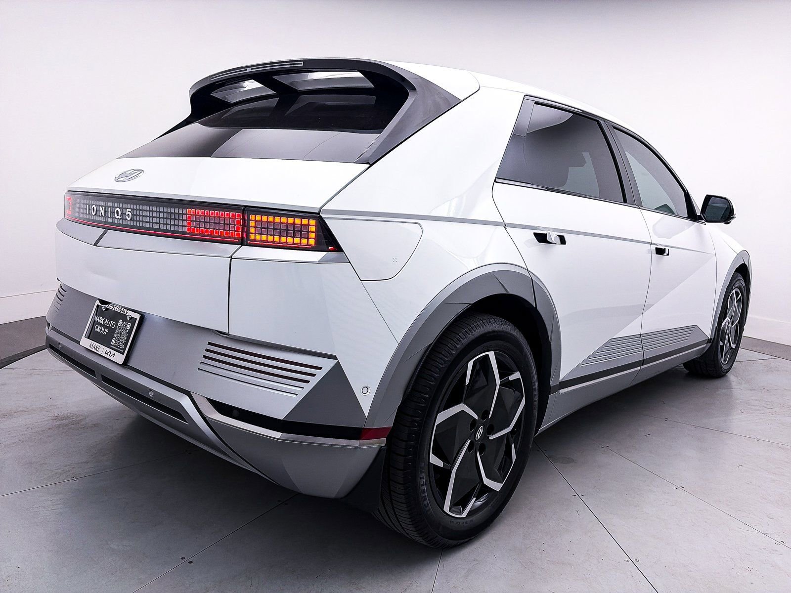 Used 2023 Hyundai Ioniq 5 Limited image 17