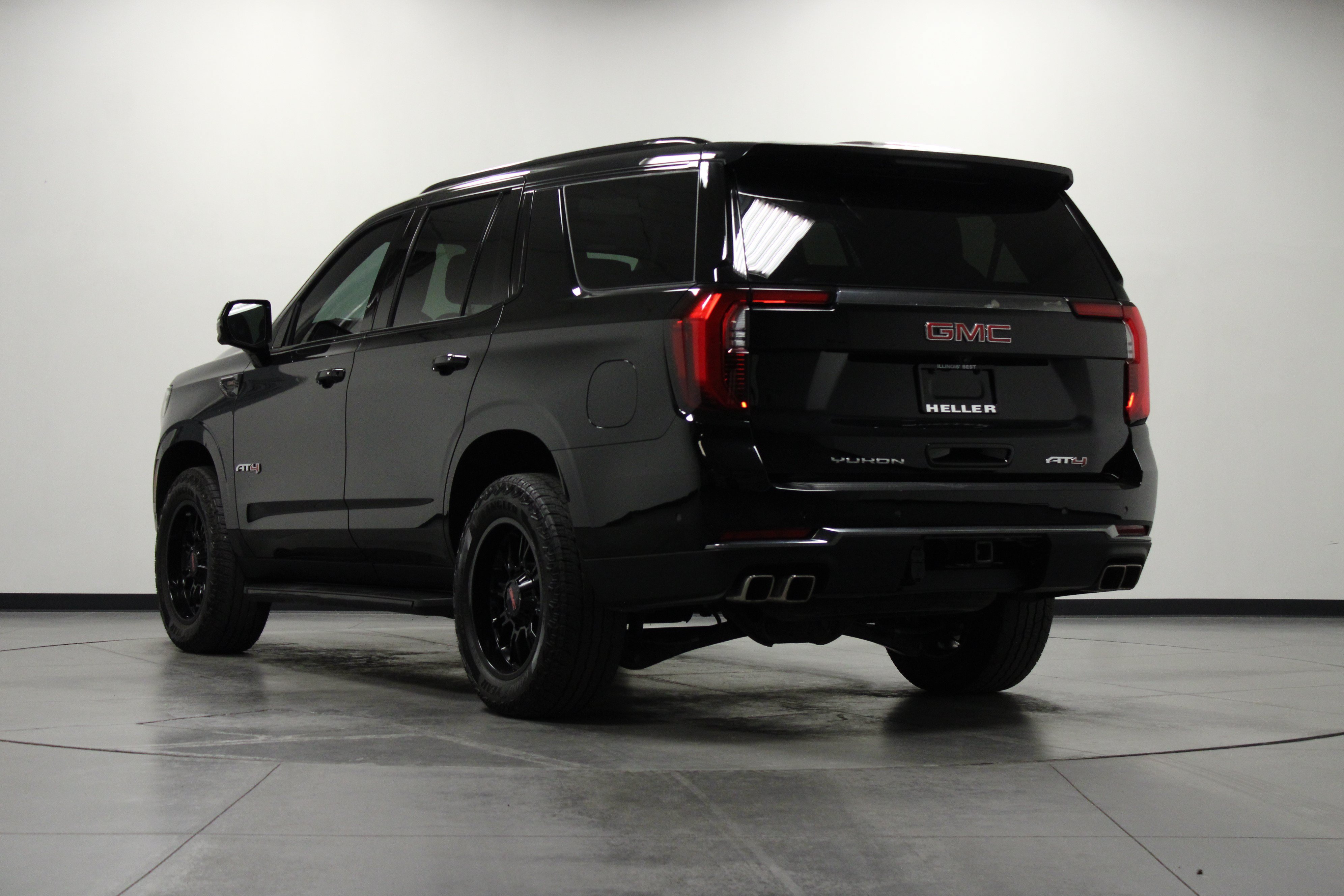 Used 2025 GMC Yukon AT4 AWD/4WD image 6