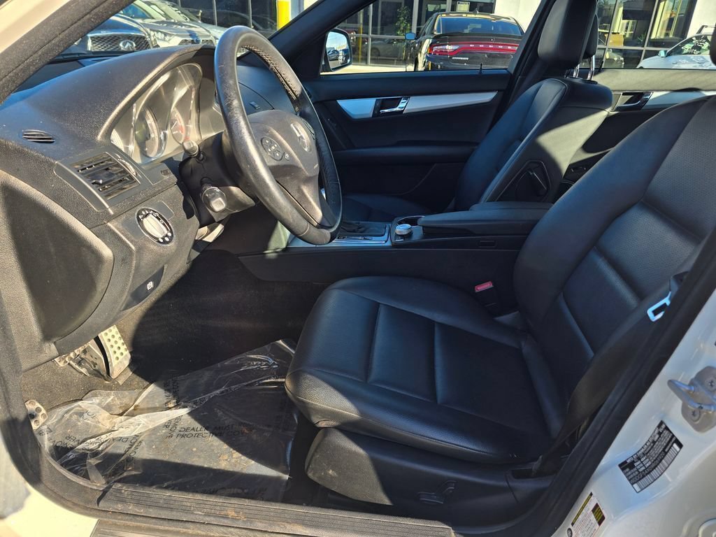 Used 2009 Mercedes-Benz C 300 Sedan image 23