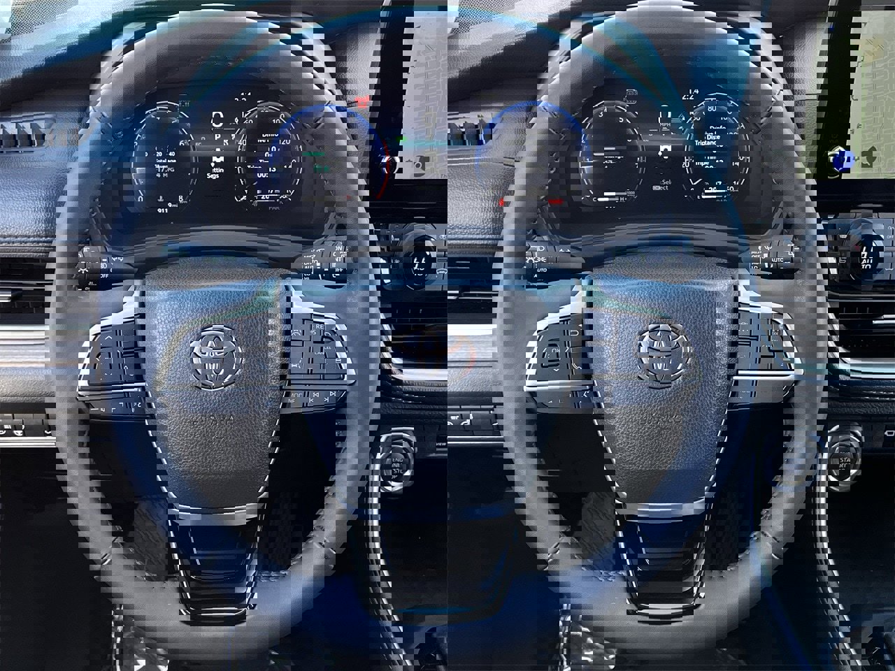 Used 2025 Toyota Grand Highlander FWD image 11