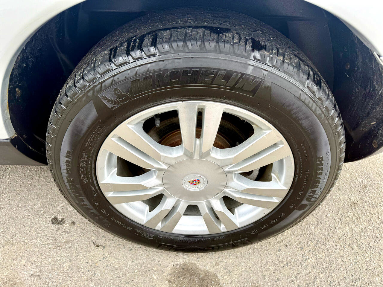 Used 2011 Cadillac SRX Luxury image 11