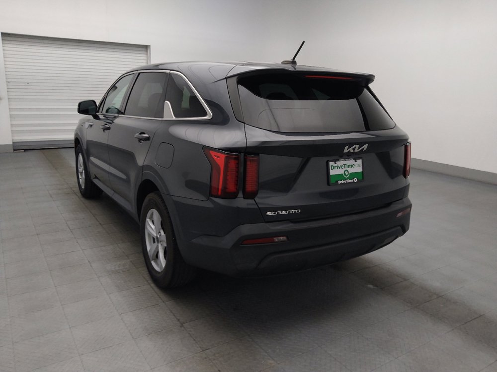 Used 2023 Kia Sorento LX FWD image 5