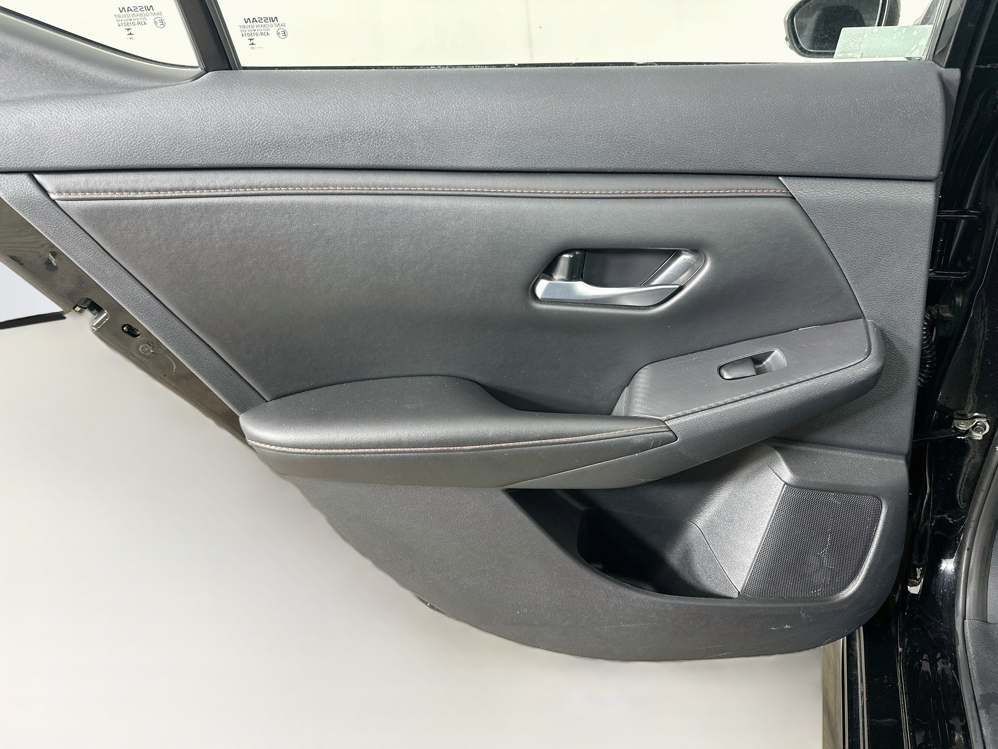 Used 2025 Nissan Sentra SR FWD image 25