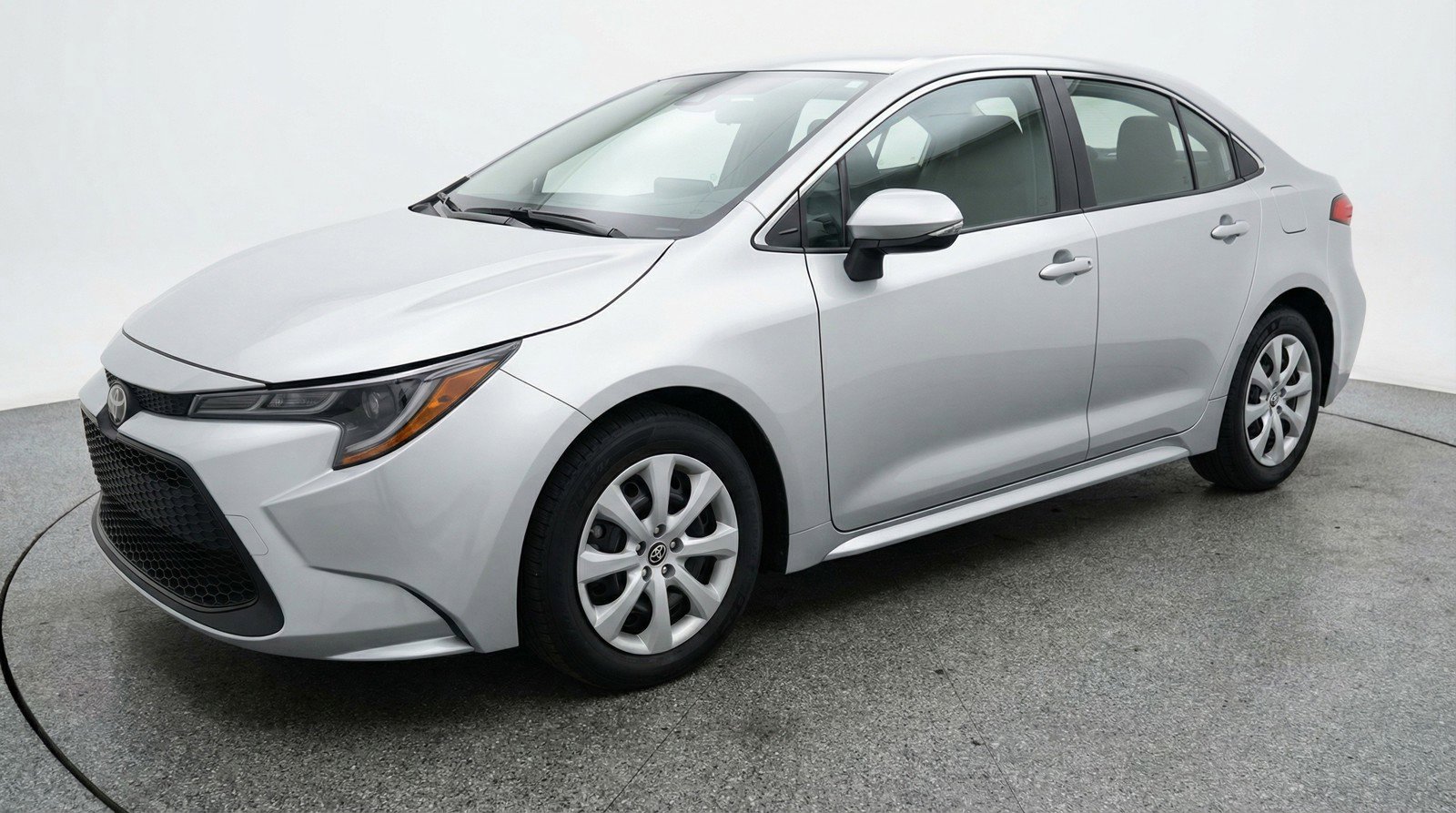 Used 2025 Toyota Corolla LE image 3