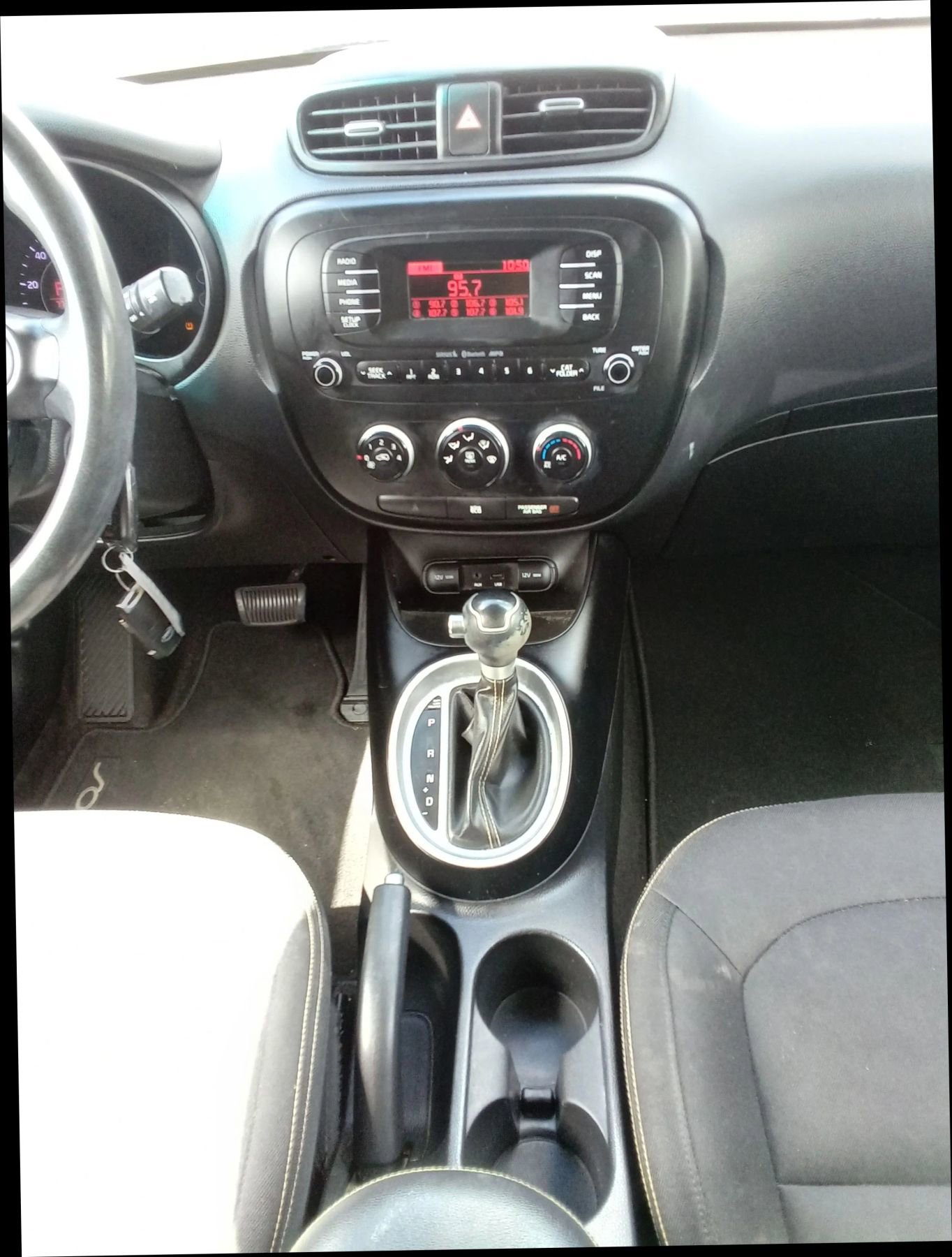 Used 2014 Kia Soul + FWD image 13