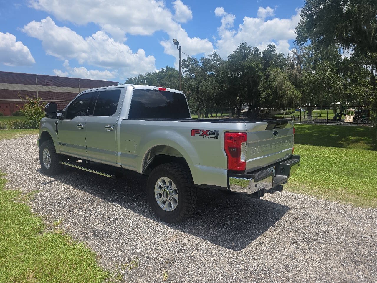 Used 2017 Ford F250 XLT w/ XLT Premium Package AWD/4WD image 3