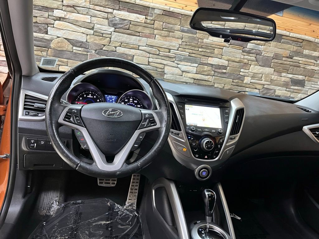 Used 2012 Hyundai Veloster w/ Style Pkg image 15