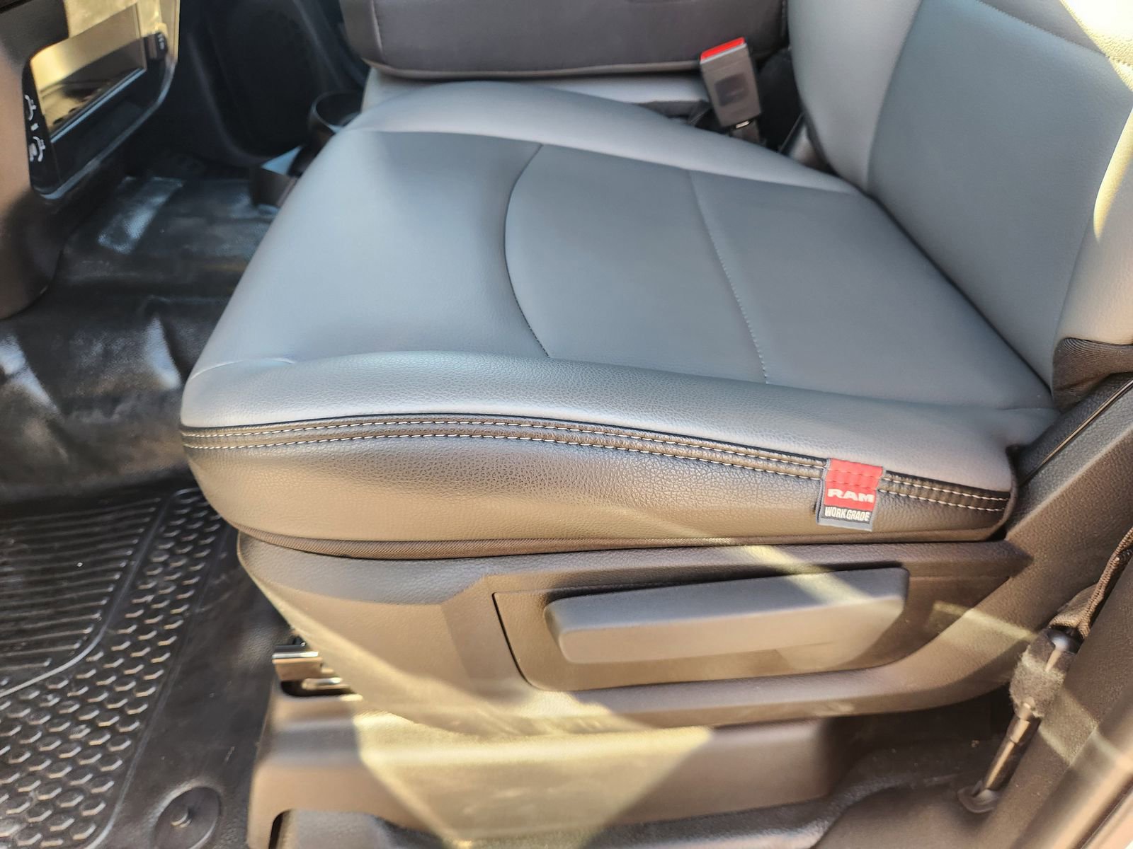 New 2026 RAM 2500 Tradesman w/ Chrome Appearance Group image 21