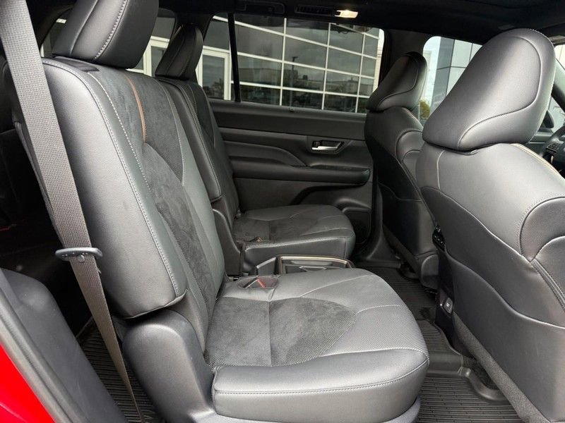 Used 2026 Toyota Grand Highlander AWD Hybrid image 12