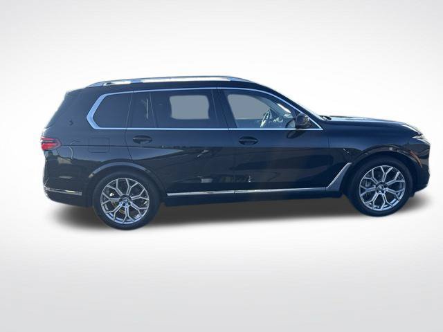 Used 2025 BMW X7 xDrive40i w/ Premium Package AWD/4WD image 9