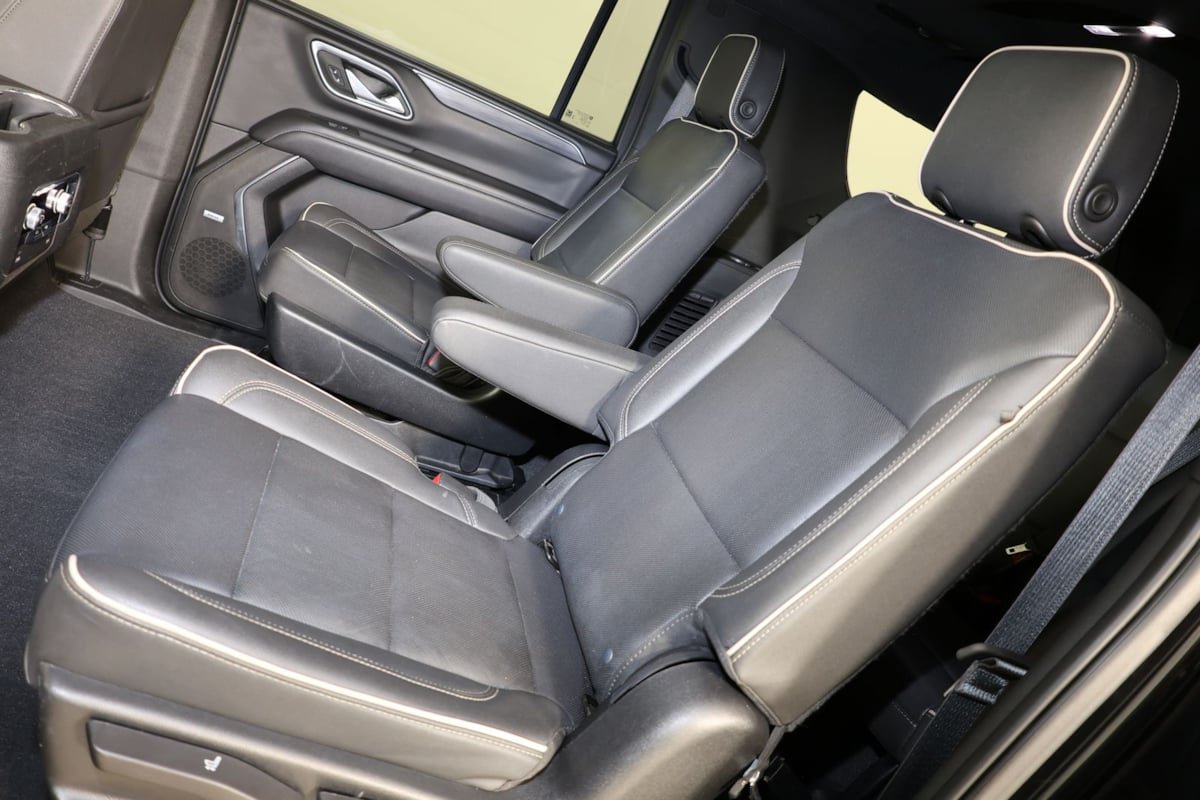 Used 2023 GMC Yukon XL SLT AWD/4WD image 11