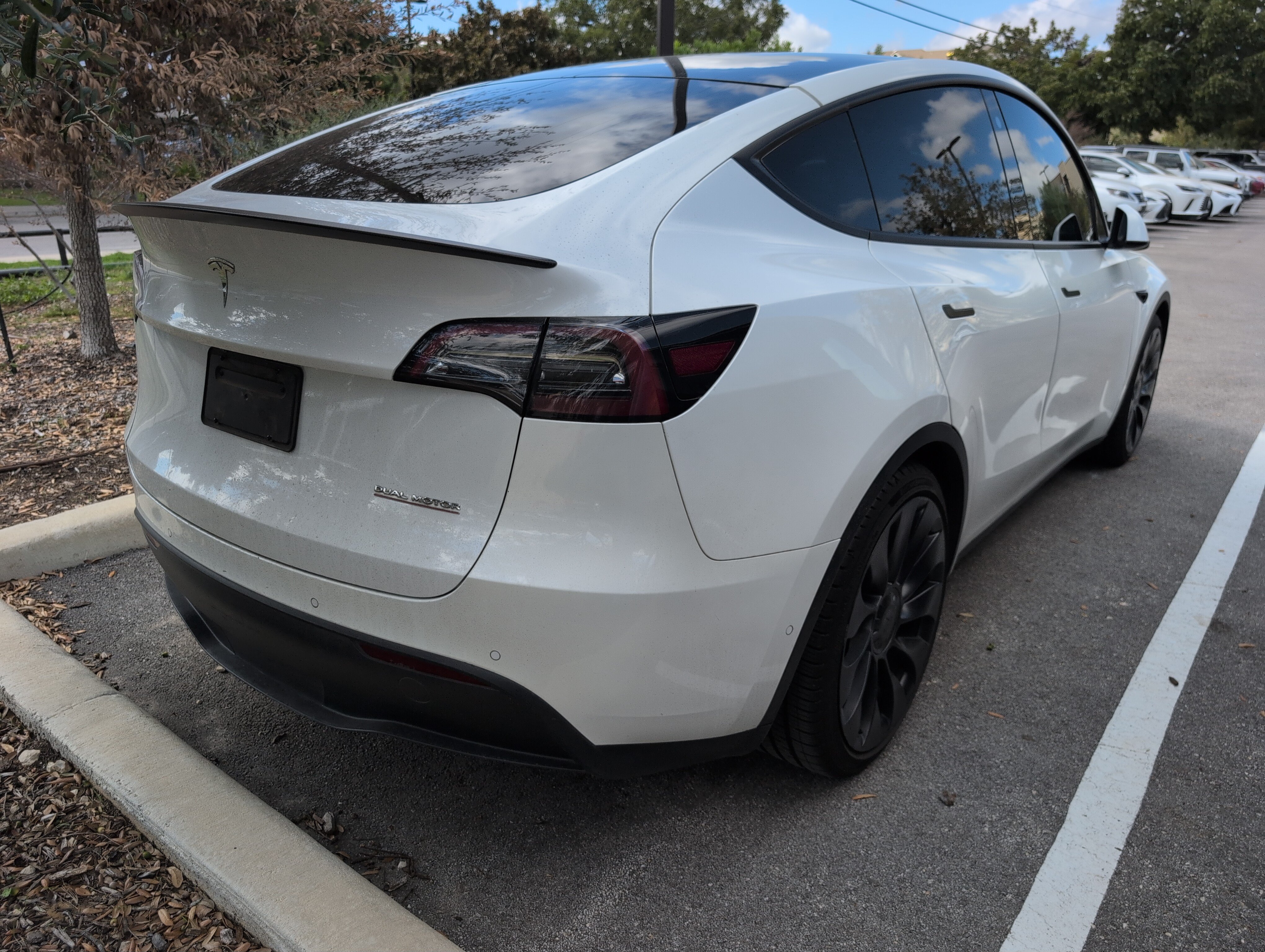 Used 2022 Tesla Model Y Performance AWD/4WD image 3