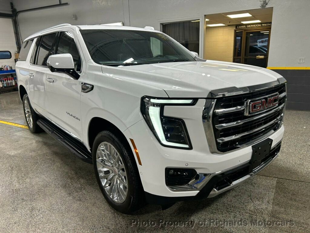 Used 2025 GMC Yukon XL Elevation AWD/4WD image 9