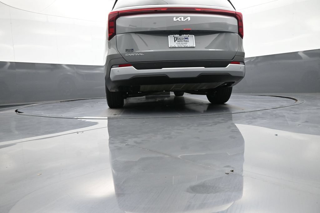 New 2026 Kia Carnival EX FWD image 32