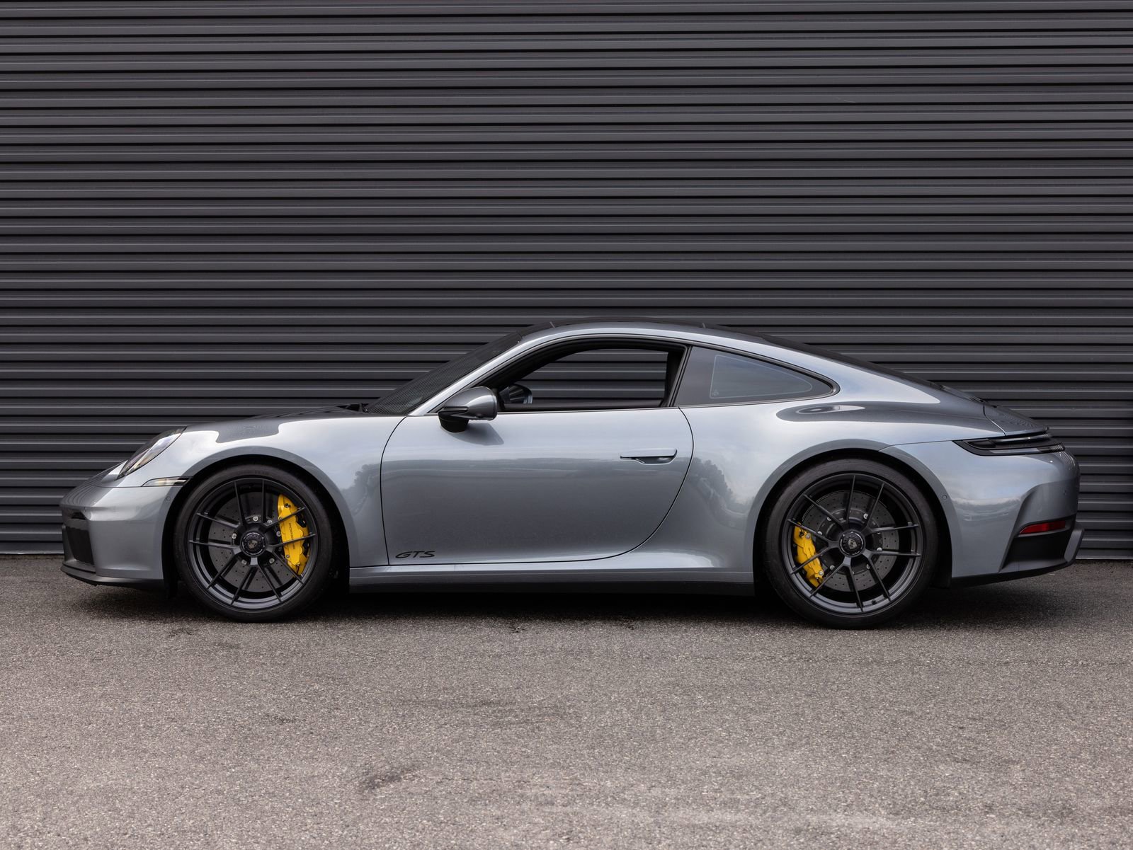 Used 2025 Porsche 911 Carrera 4 GTS image 2